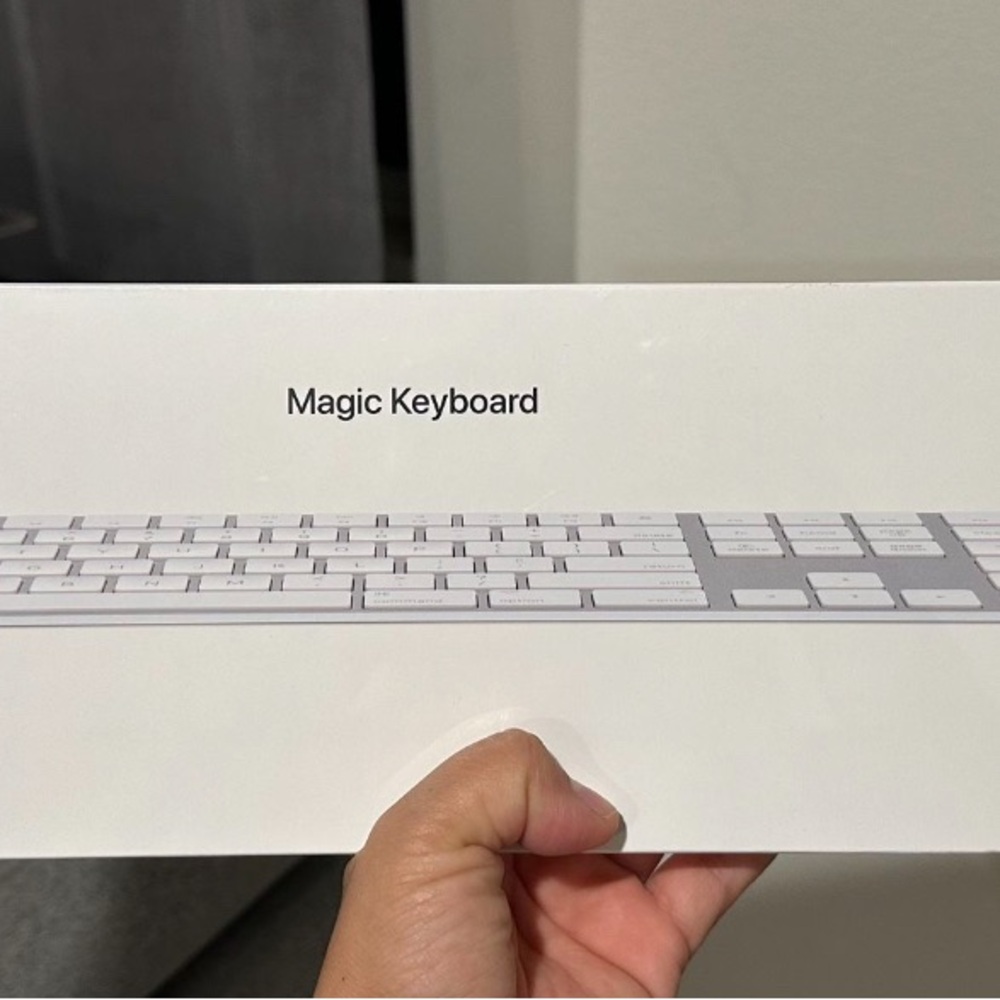 Apple Magic Keyboard with Numeric Keypad - Picture 3 of 4